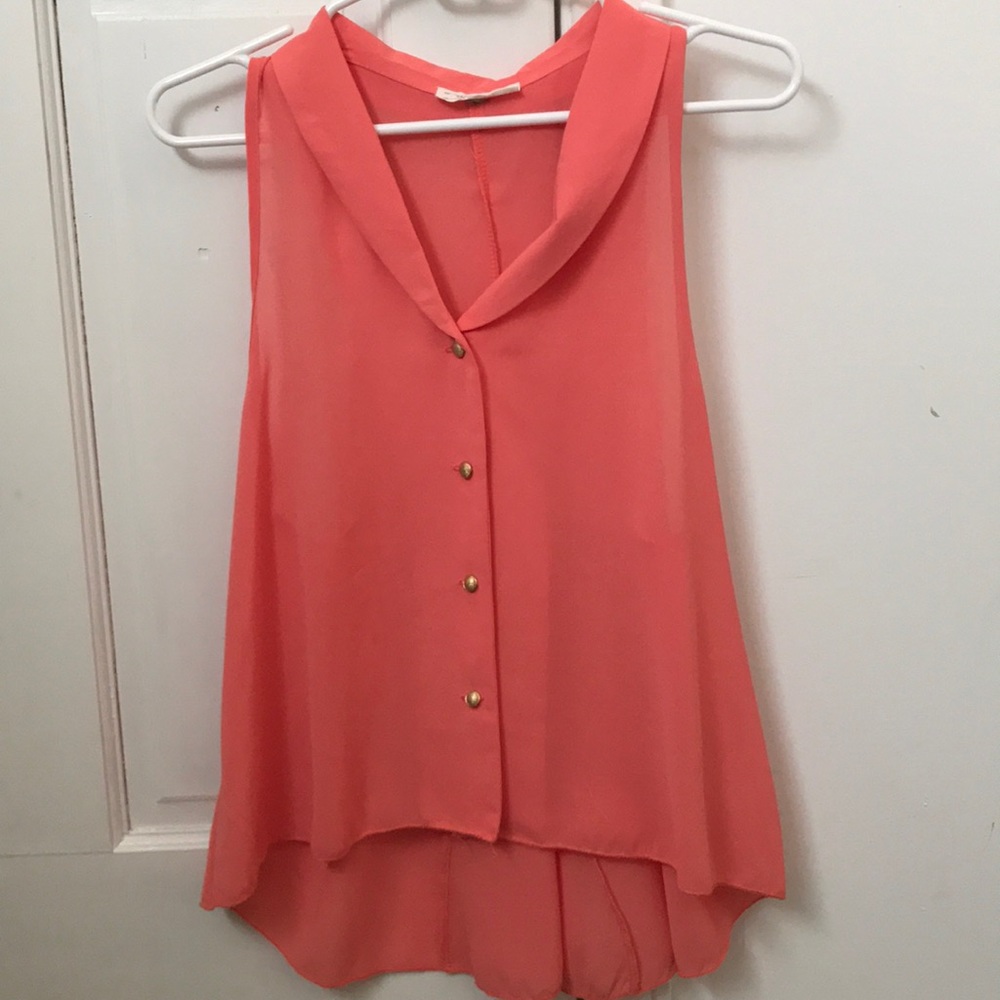 Tank top perfect for work or a night out!